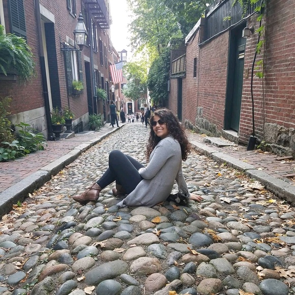 Meet your Posher, Joyce - Picture 1 of 1